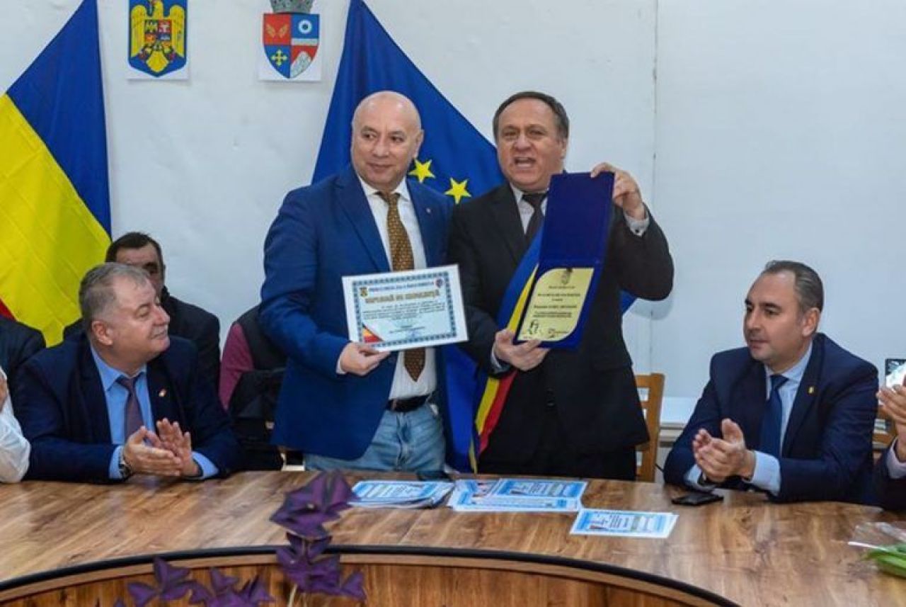 Un fost component al Craiovei Maxima are din acest an un stadion care ii poarta numele_9
