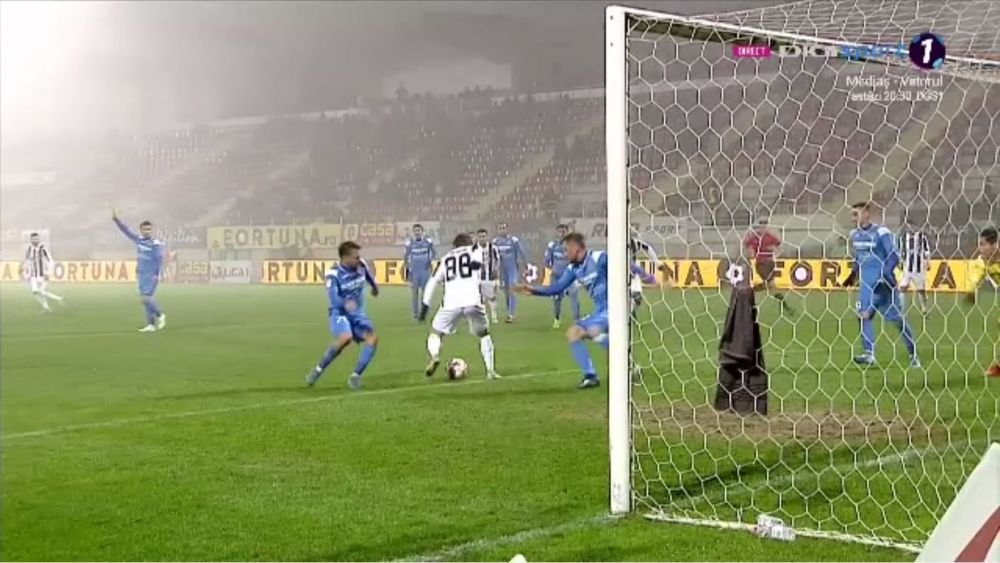 Messi si Ronaldinho APLAUDA in picioare faza asta! Festivalul CALCAIELOR pentru golul SEZONULUI la Astra! Ce au facut Alibec si Begue_2