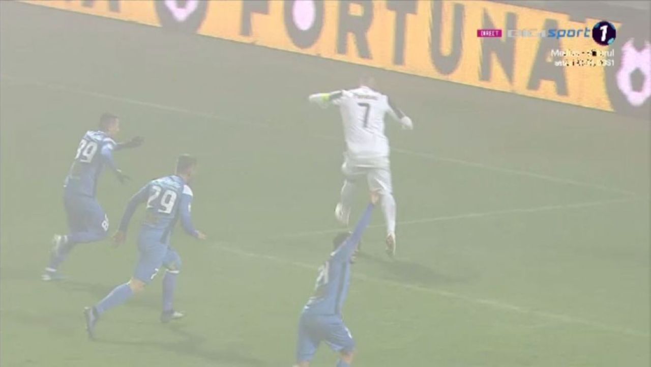 Messi si Ronaldinho APLAUDA in picioare faza asta! Festivalul CALCAIELOR pentru golul SEZONULUI la Astra! Ce au facut Alibec si Begue_8