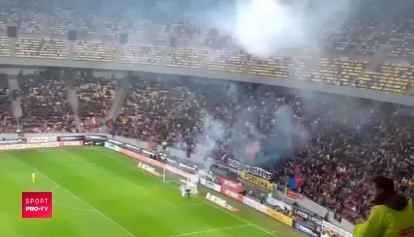 VIDEO | Momente tensionate pe Arena Nationala! Peste 20 petarde au explodat in careul Craiovei