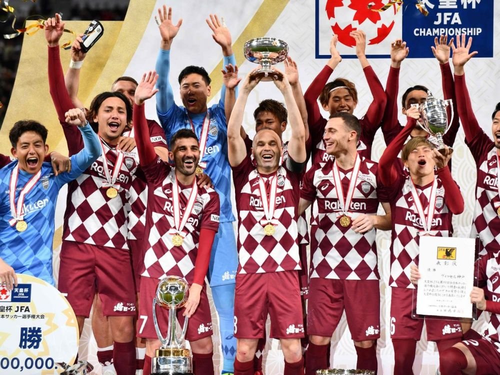 FANTASTIC! David Villa a luat Cupa la ULTIMUL meci jucat in cariera! Zi ISTORICA pentru echipa lui Iniesta, Podolski si Vermaelen_2