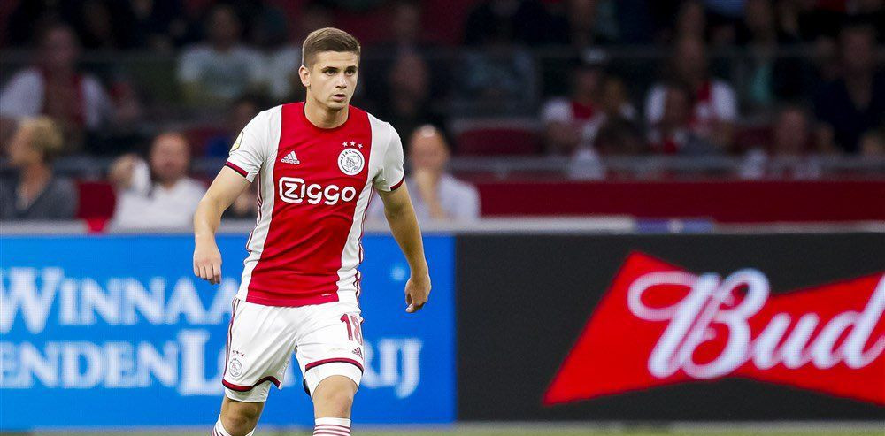 Razvan Marin, ai auzit de Chivu? Mihai Mironica dupa ce Marin a spus ca nu joaca la Ajax din cauza stampilei de roman