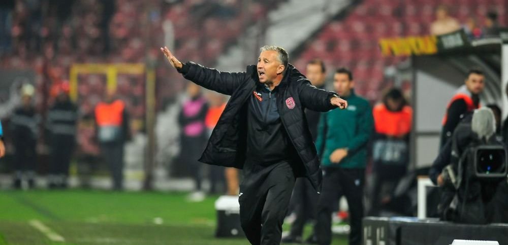 Petrescu a semnat cu CFR-ul, desi avea MILIOANELE pe masa! Primul interviu dupa ce a decis sa RAMANA in Romania! Detalii de ultima ora: Acum am clauza, trebuie sa-mi dea bani daca ma dau afara