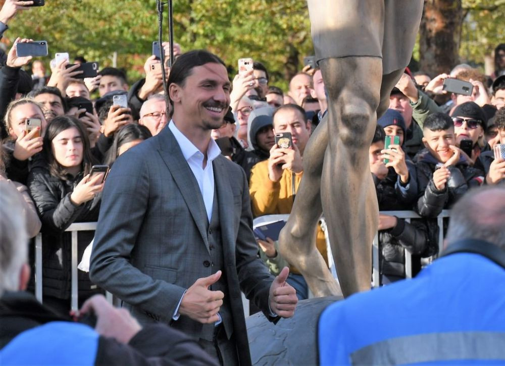 ZLATAN E LA PAMANT! Ce au putut face fanii lui Malmo cu statuia jucatorului lui AC Milan
