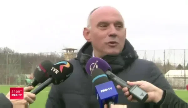 AU STERS TOT! Chipul lui Nistor a disparut de pe autocarul echipei! Prunea: "A batut vantul mai tare si i-a luat capul"