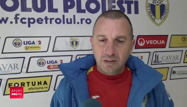 FAZA inceputului de an! Daca nu promovati A-TI belit p*** toti! Cum a comentat Enache dupa ce a vazut mesajul ultrasilor de la Petrolul: Sa luam ce-i esential din el! :))