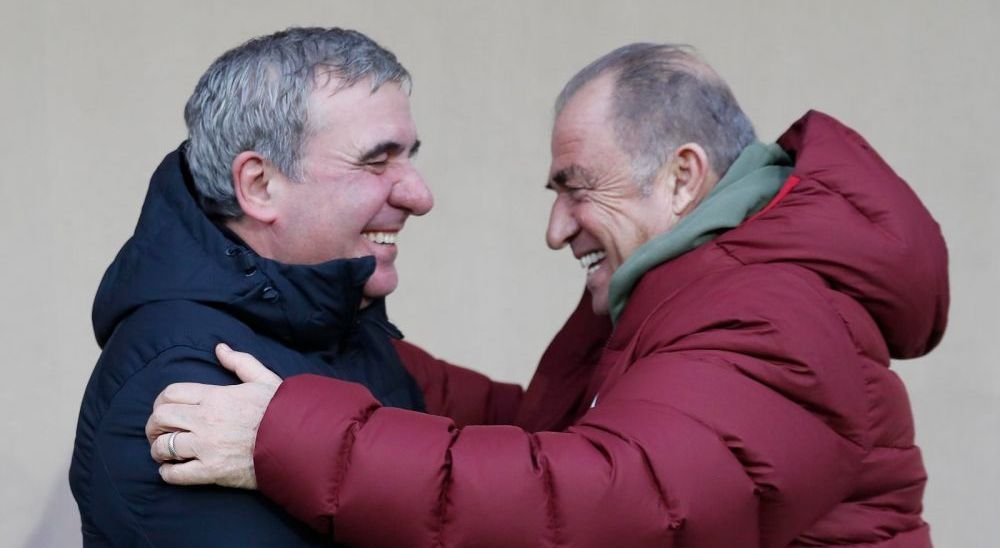 Hagi s-a dus in cantonamentul lui Galatasaray, Terim l-a primit cu bratele deschise! Super imagini