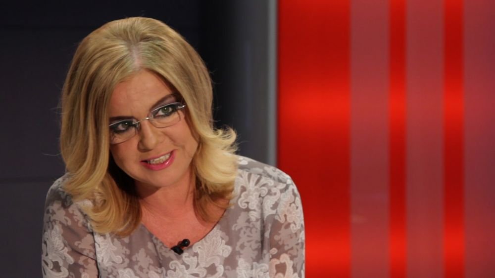 Interzisa la TV din cauza unui MECI de fotbal! INCREDIBIL: 10 secunde au costat-o pe Cristina Topescu! Ce s-a auzit pe post