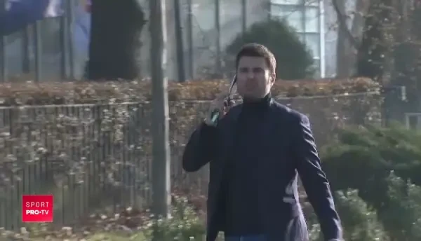 A ajuns in miezul noptii, azi dimineata a fost la FRF pentru a finaliza discutiile! Mutu va fi prezentat marti ca selectioner U21