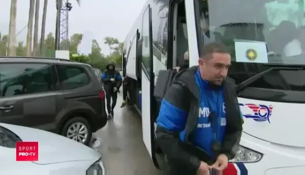 PLOUA RAU in Spania! Conditii grele pentru amicalul FCSB cu Lokomotiv. Romanii au plecat de la munca pentru meci