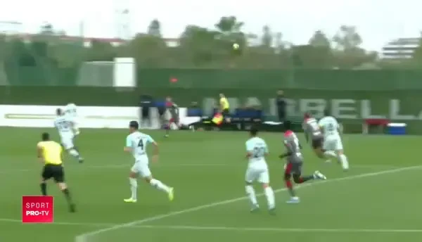 Probleme in flancul stang al lui Vintila? Ambele goluri ale rusilor au venit pe partea lui Momcilovic: meciurile din Spania vor fi decisive pentru fundasul sarb