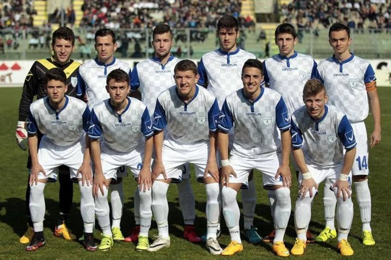 A castigat Champions League cu Cristi Chivu si acum e capitanul lui Ionut Radu, dar e si patron de club in prima liga din tara sa_6