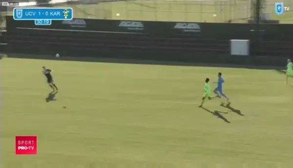 GOL INCREDIBIL pentru Craiova dupa un sut de la 80 de metri! IREAL: ce s-a intamplat la aceasta faza