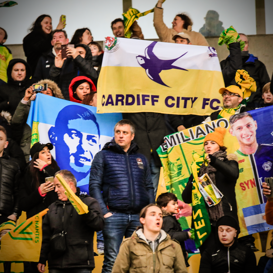 IMPRESIONANT! Un stadion PLIN de lacrimi pentru Sala. Coregrafie pe TOATA arena pentru jucatorul mort intr-un accident tragic anul trecut_4