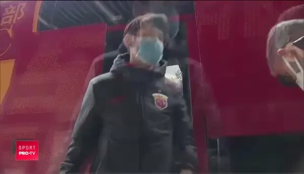 Au INCHIS stadioanele din cauza coronavirusului! Imagini INCREDIBILE cu arena MILIONARILOR Chinei! Panica totala: Hulk si Oscar au intrat cu masti