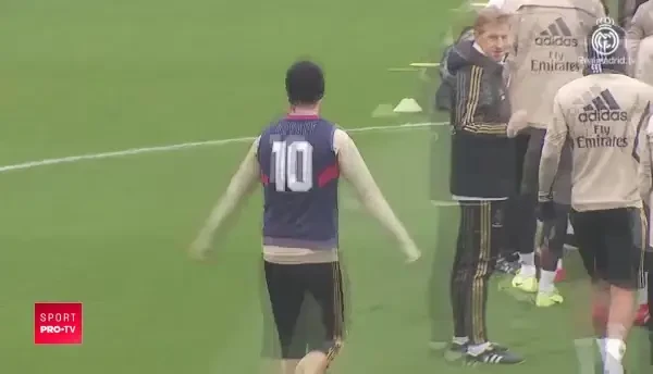 Omagiu pentru Kobe Bryant la antrenamentul lui Real Madrid! Momentul DEOSBIT realizat de galactici cu Sergio Ramos in frunte | VIDEO