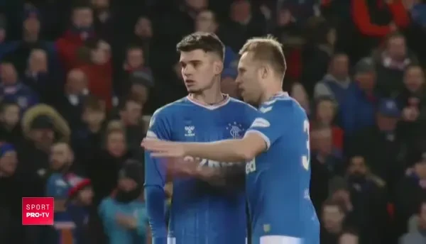 Toti ochii sunt pe IANIS! Discutii la mijlocul terenului cu romanul inaintea startului partidei! Mijlocasul, incurajat de coechipieri