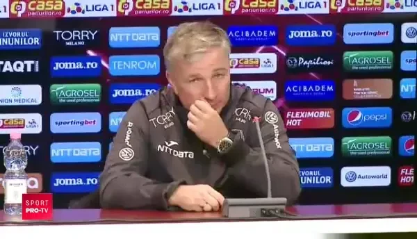 "Stiti cate puncte a pierdut Petrescu?" Super Dan a inceput sa FLUIERE in conferinta! VIDEO EPIC! Ce sceneta a putut sa faca