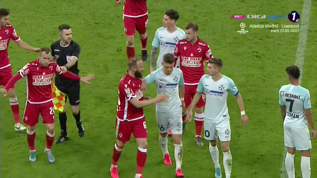 Aroganta lui Lazar a declansat NEBUNIA! I-a aplaudat pe stelisti, care au aruncat cu scaune dupa el! Tanase i-a pus mana in gat, apoi meciul s-a oprit! Filmul complet al minutelor demente din derby_2