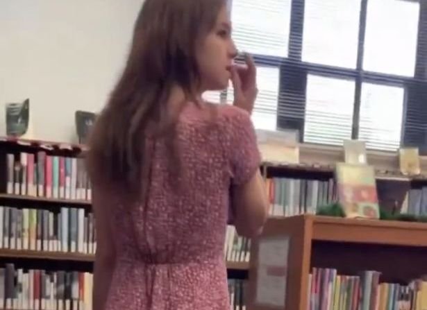 Au FILMAT o productie XXX in biblioteca scolii si orice copil putea sa intre peste ei! Cazul scandalos despre care s-a aflat acum. VIDEO