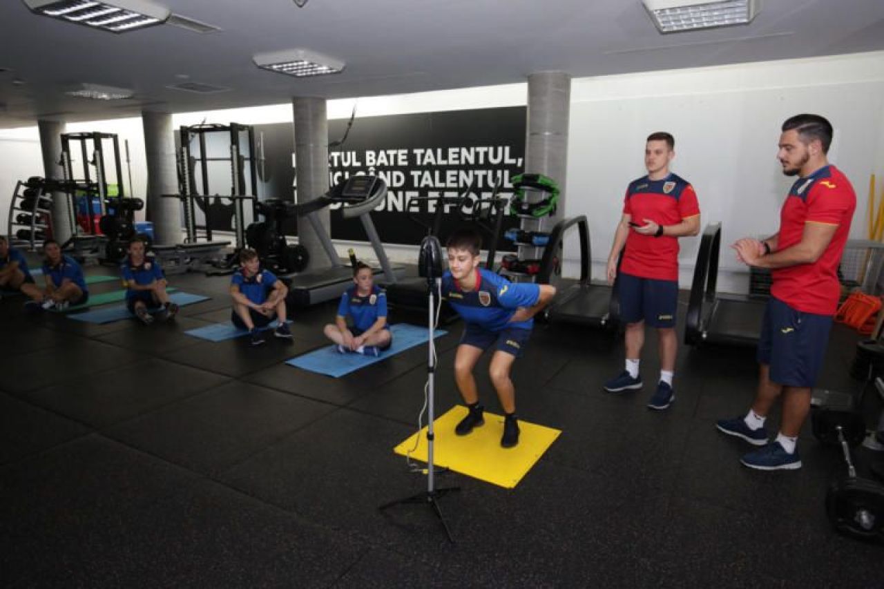 Poza saptamanii: „tricolorele” ataca Euro 2020 si incearca sa fenteze coronavirusul_1