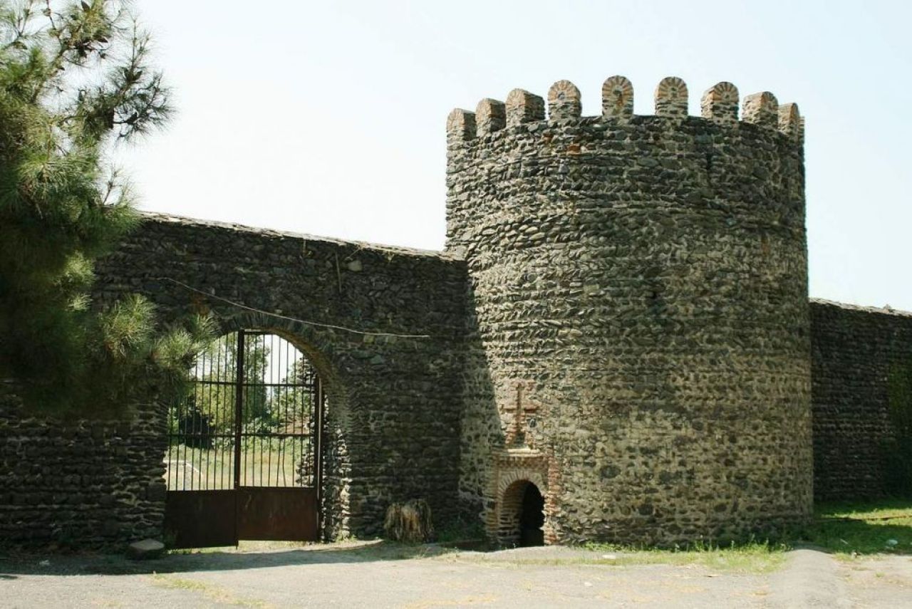 Uitati de “autobaza” bagata in poarta. Stadionul acestei echipe chiar este o fortareata!_3