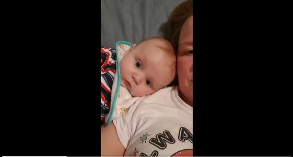 Clipul la care se uita acum milioane de oameni! Ianis Hagi l-a facut si pe el sa tremure! :)) Ce se intampla cu bebelusul din imagine dupa golul lui Ianis