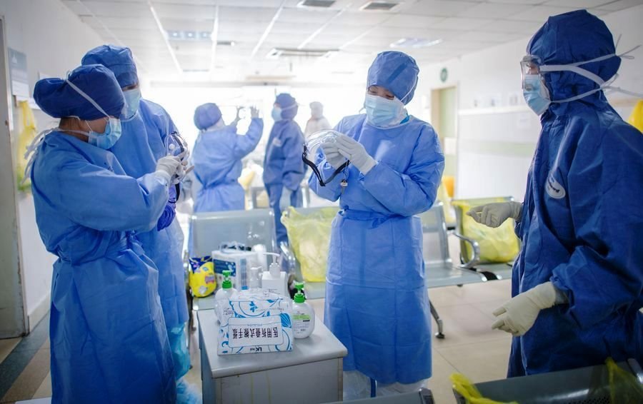 OPINIE | Gabriel Chirea despre organizarea Euro 2020 sub spectrul coronavirusului: &ldquo;De la bal, direct la spital?&rdquo;