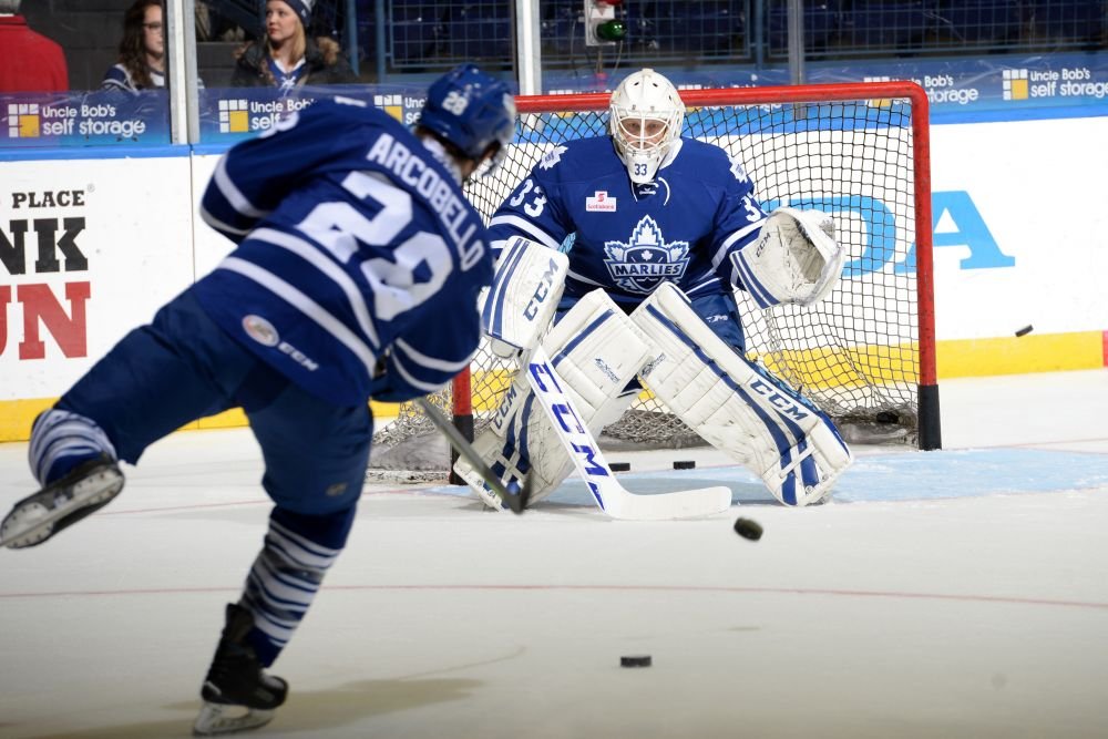 Poveste de Hollywood: l-au luat de pe masina de curatat gheata si a debutat in NHL la 42 de ani_3