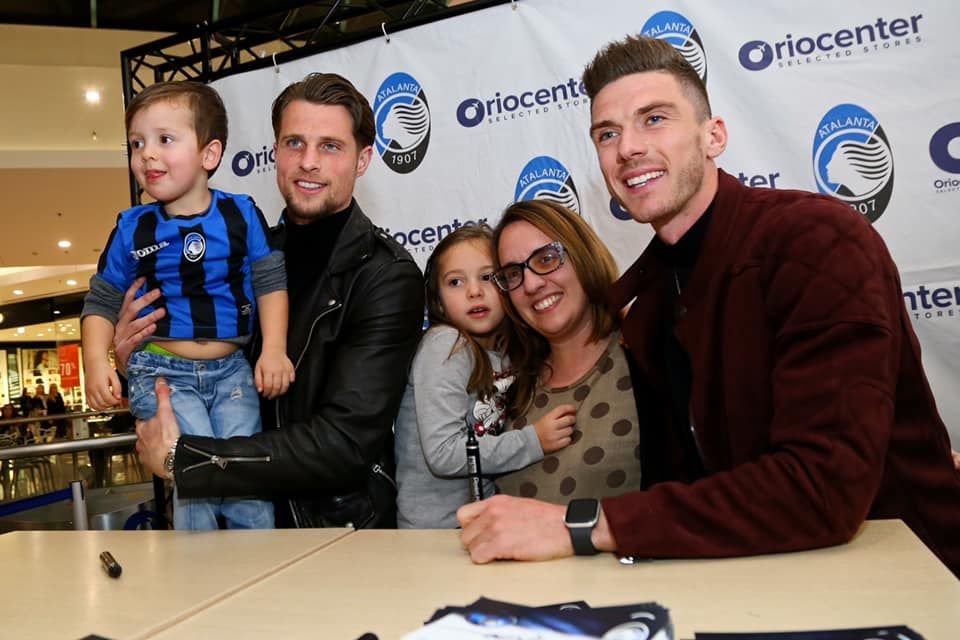 Gest incedibil al Atalantei: trimite tricouri de joc tuturor bebelusilor din Bergamo ca sa nu tina cu Inter Milano, AC Milan sau Juventus!_2