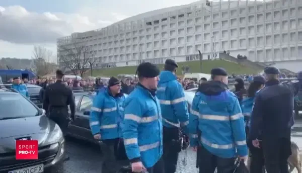 Furie la Cluj! Ultrasii au vrut sa intre peste jucatori dupa infrangerea cu Metaloglobus. VIDEO EXCLUSIV: ce s-a intamplat in fata vestiarelor