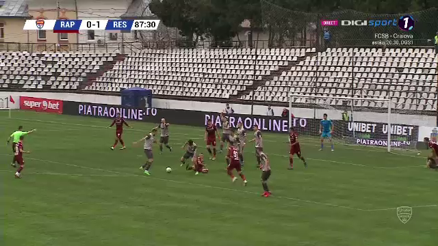 Un penalty atat de rusinos incat Rapid trebuia sa-l dea PESTE POARTA! Comentatorul meciului, revoltat de simularea INCREDIBILA a lui Hlistei! Scene IREALE in Rapid - Resita_3