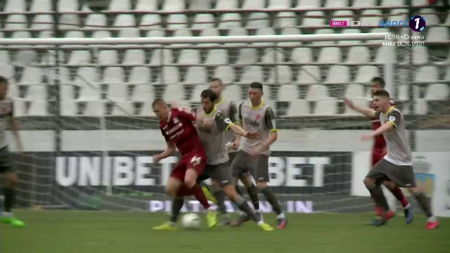 Un penalty atat de rusinos incat Rapid trebuia sa-l dea PESTE POARTA! Comentatorul meciului, revoltat de simularea INCREDIBILA a lui Hlistei! Scene IREALE in Rapid - Resita_10