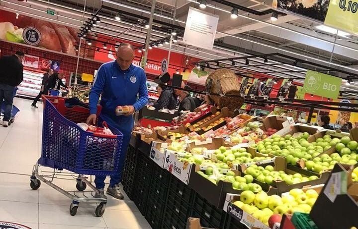 Cazul ZARZAVATUL la Dinamo! Prunea a incalcat dress code-ul: Asa tampiti suntem? Dinamovistii au luat foc si ii cer demisia dupa ce a fost la cumparaturi in treningul lui Poli Iasi!