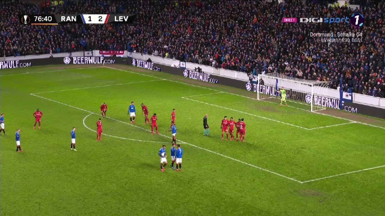 Scene INCREDIBILE pe Ibrox! Coechipierii NU au vrut sa il lase pe Ianis Hagi sa execute o lovitura libera_2