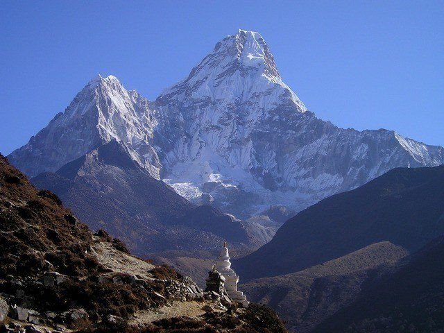 Incredibil: Muntele Everest a fost INCHIS din cauza coronavirusului! Anunt de ultima ora: ce se intampla cu alpinistii care se pregateau sa urce