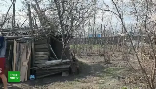 Se antreneaza cu CIOATA, in fundul curtii! :)) SUPER IMAGINI: cum se pregateste Pascanu in pandemie