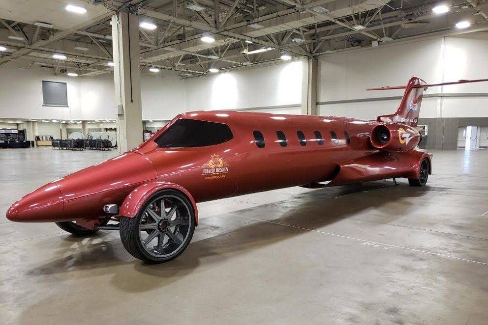 Asta e limuzina suprema: costa 5 milioane de dolari, are fuselaj de avion si motor V8 de camion _3