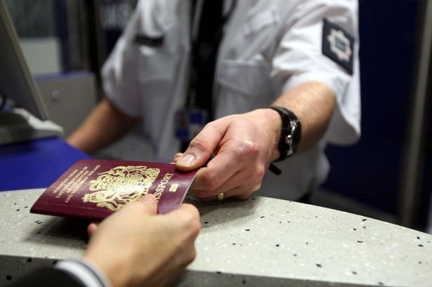 Plan incredibil in Premier League! Englezii vor vinde bilete si vor permite accesul in tribune doar fanilor care au &ldquo;pasaport imunitar