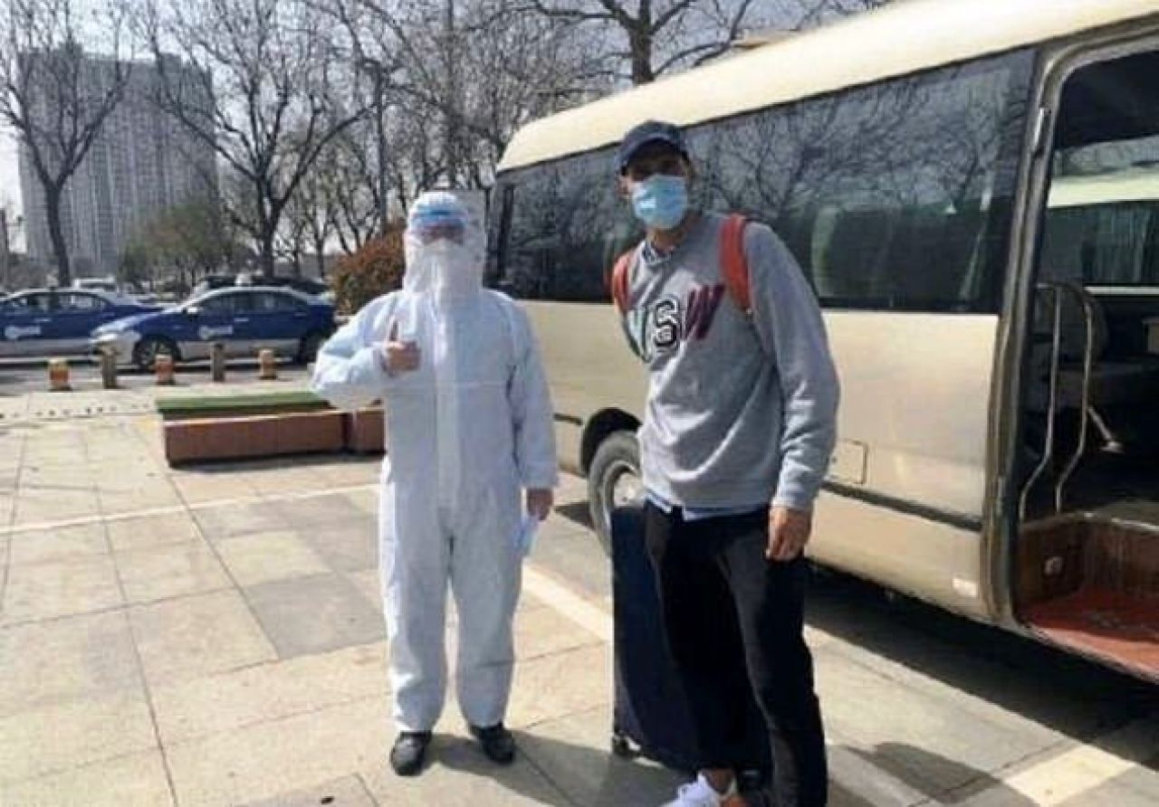 Fellaini a iesit din spital, dar va mai sta inca doua saptamani in carantina! Care este starea belgianului dupa ce a fost infectat cu Covid-19_1