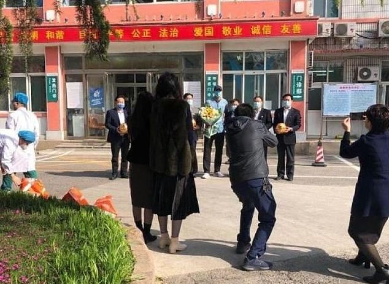 Fellaini a iesit din spital, dar va mai sta inca doua saptamani in carantina! Care este starea belgianului dupa ce a fost infectat cu Covid-19_3