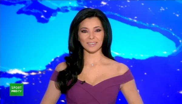 Ianis Hagi, Cristina Neagu si Sandra Izbasa au raspuns provocarii lui Pavel Bartos! Au cantat un hit al lui Smiley