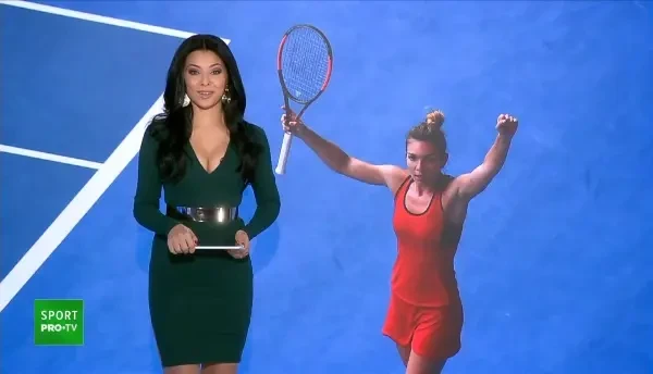 Simona Halep a raspuns provocarii lui Smiley! Tenismena s-a duelat cu fratele ei si a castigat Cozonacul de Aur :)