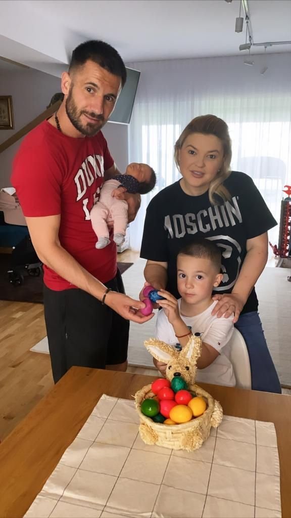 Imagini cu tricolorii din ziua de Paste, alaturi de familiile lor, in izolare! Cu cine si-au petrecut sarbatorile _4