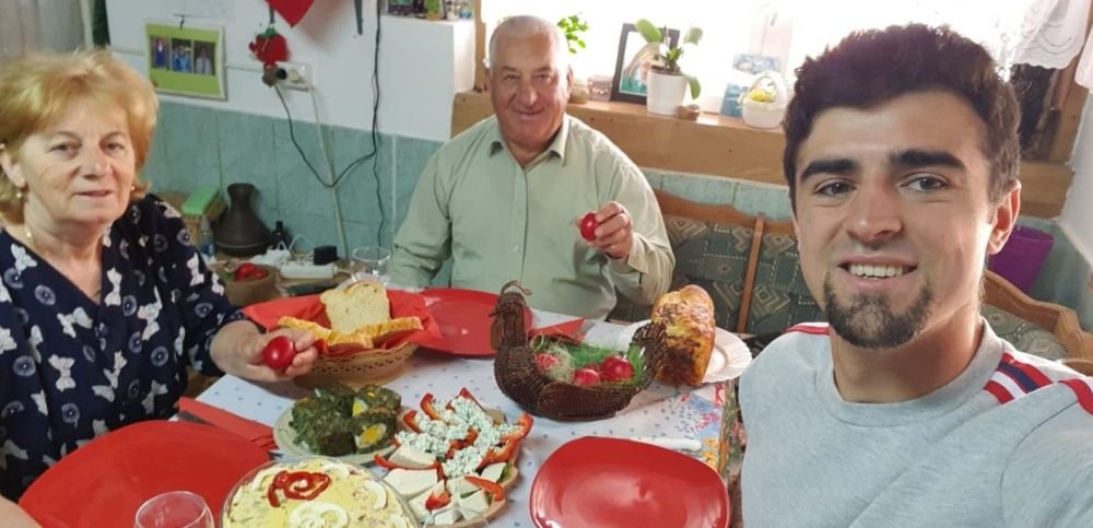 Imagini cu tricolorii din ziua de Paste, alaturi de familiile lor, in izolare! Cu cine si-au petrecut sarbatorile _5