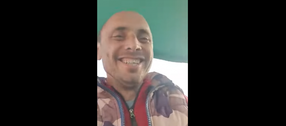 S-a filmat pe Facebook si le-a transmis politistilor ca-i asteapta cu SABIA la poarta sa-i omoare! E incredibil ce a urmat pentru acest roman
