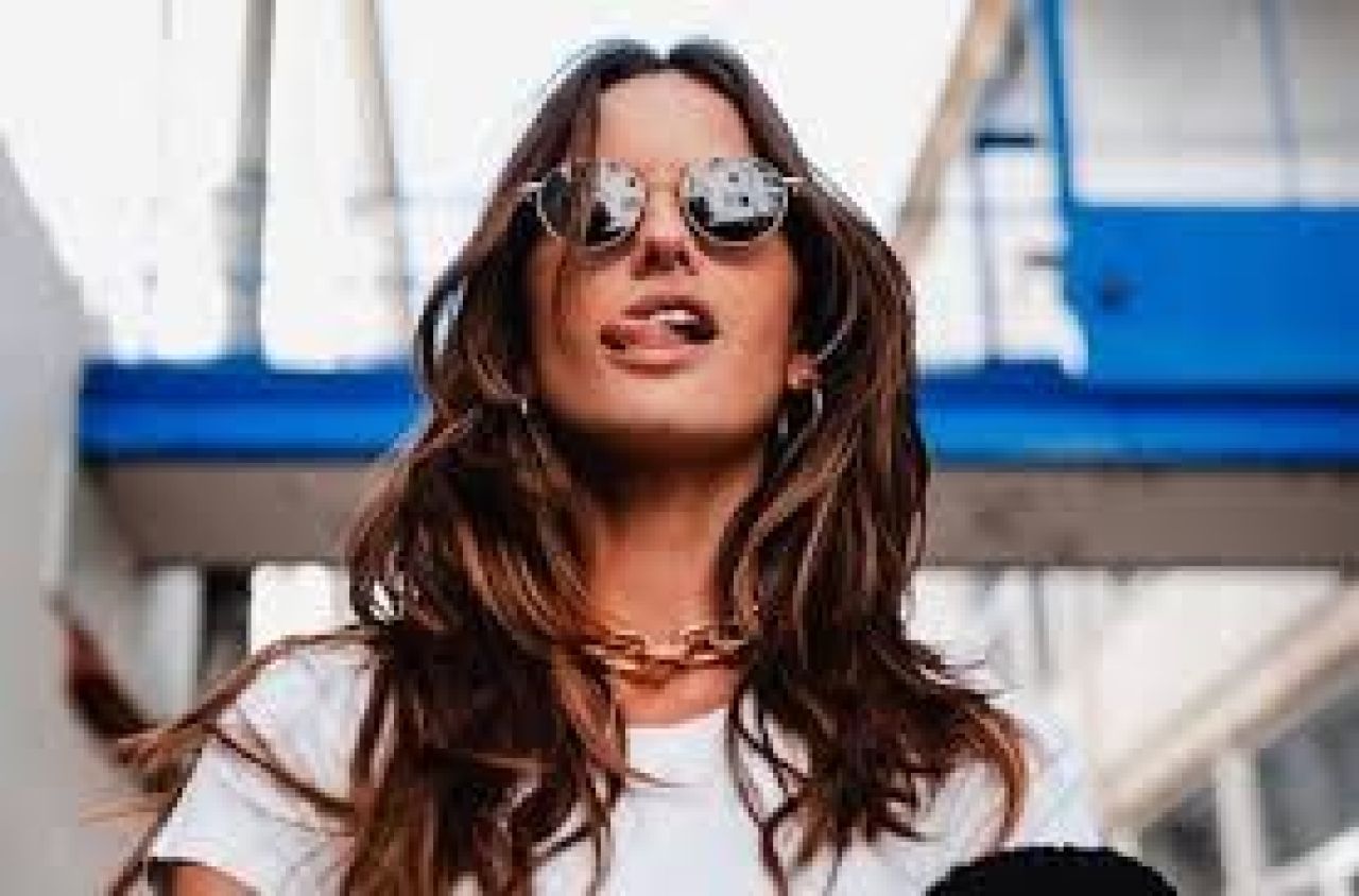 Greu fara Izabel! Kevin Trapp nu si-a mai vazut iubita model de 2 luni si e disperat. Dupa ce ne-am uitat la pozele astea, l-am inteles si noi :)_4