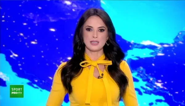 Au adus femei GONFLABILE in stadion si au scandalizat milioane de fani! Ce au vazut jucatorii cand s-au uitat uitat in tribune