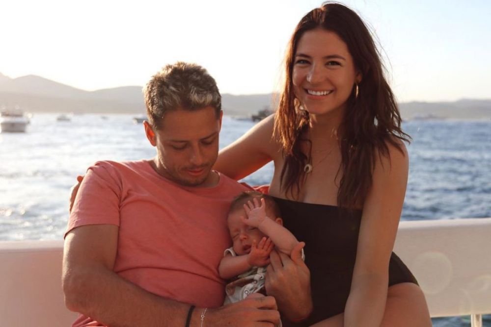 Ea e romanca superba care il face fericit pe Chicharito! E incredibil de sexy si va deveni mama a doua oara_8