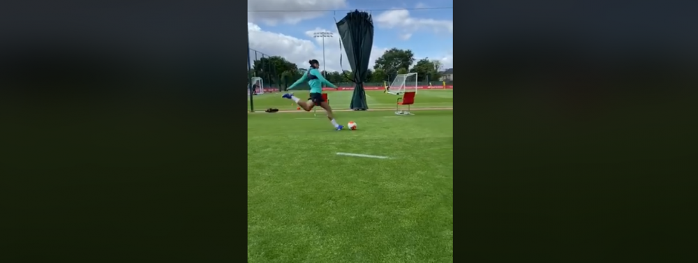 Baiatul asta e REAL? Gol INCREDIBIL marcat de Van Dijk! Mai tare ca ORICE a facut Budescu din spatele portii! VIDEO